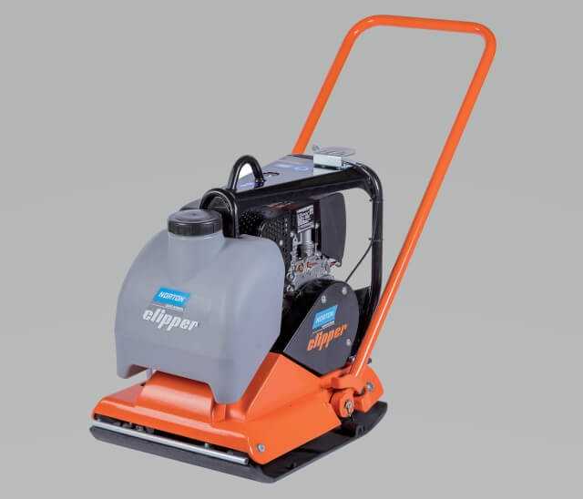 CFP 14 W Dieselversion (im Bild), CFP 14 W mit Honda GX160 4,8 PS Benzinmotor. CFP 14 W Dieselversion (im Bild), CFP 14 W mit Honda GX160 4,8 PS Benzinmotor.