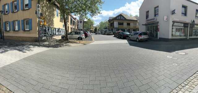 Feste Fuge: Betonpflasterstein mit EPDM-Profil bewährt sich