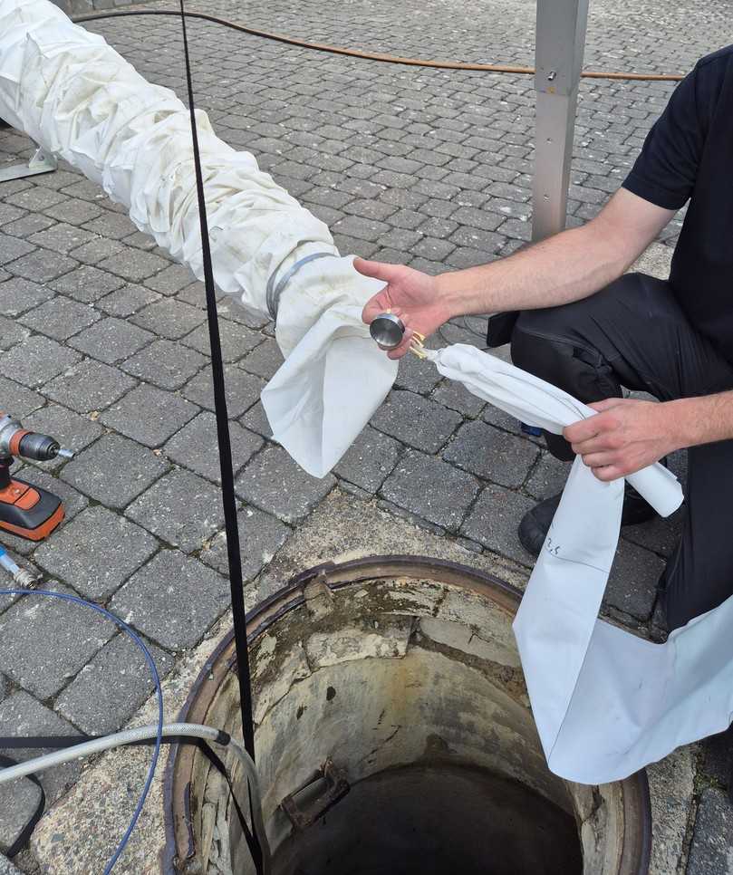 Die Magnetkappe am Ende des Liners, an die der LED-Kopf gekoppelt wird | Foto: A. zu Eulenburg Die Magnetkappe am Ende des Liners, an die der LED-Kopf gekoppelt wird | Foto: A. zu Eulenburg