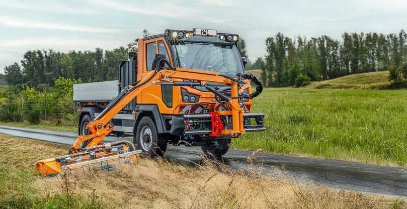 Multicar M41: hohe Flexibilität im saisonalen Einsatz – zum Beispiel in der Grünflächenpflege, im Winterdienst oder bei Transport-, Räum- und Kehrarbeiten. | Foto: Hako