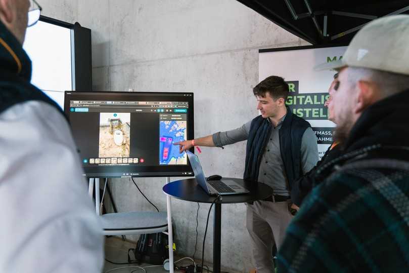 Das Coreum versteht sich als Plattform fĂĽr Technologien, die die Zukunft der Bau-, Umschlags- und Recyclingbranche bestimmen. | Foto: Coreum Das Coreum versteht sich als Plattform fĂĽr Technologien, die die Zukunft der Bau-, Umschlags- und Recyclingbranche bestimmen. | Foto: Coreum