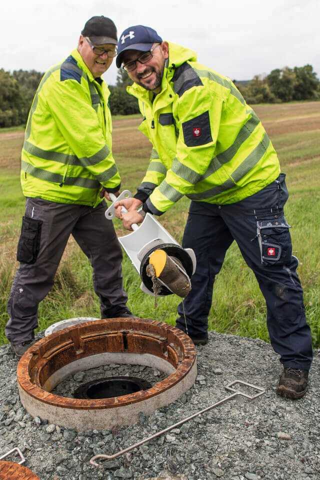 Am Ende der 1.200 m langen Molchstrecke dient eine Molch- station Quick-Pig als Molchempfänger. Der Zustand des Test-Molches und die Verunreinigungsbestandteile geben Aufschluss über das Molchergebnis: Eine Molchfahrt mit dem Reinigungsmolch kann umgehend erfolgen.