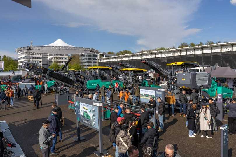 Die Ausstellung zeigte mit knapp 70 Exponaten einen Querschnitt des umfassenden Produktprogramms. | Foto: WIRTGEN GROUP Die Ausstellung zeigte mit knapp 70 Exponaten einen Querschnitt des umfassenden Produktprogramms. | Foto: WIRTGEN GROUP