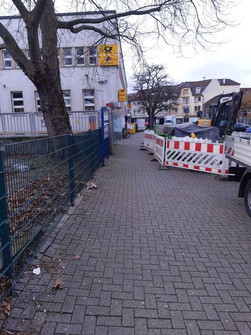 Die Bahnhofstraße stellt eine zentrale Verkehrsachse in Neustadt an der Weinstraße dar. Sie wurde durch die Sanierungsmaßnahmen mit minimalen Beeinträchtigungen für den Verkehr instandgesetzt. | Foto: Dommel Die Bahnhofstraße stellt eine zentrale Verkehrsachse in Neustadt an der Weinstraße dar. Sie wurde durch die Sanierungsmaßnahmen mit minimalen Beeinträchtigungen für den Verkehr instandgesetzt. | Foto: Dommel