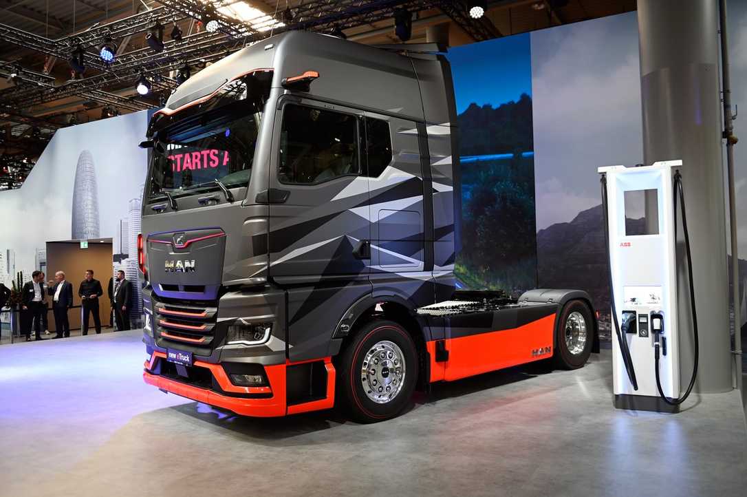 E-Lkw: MAN zeigt batterieelektrischen eTruck als Prototyp E-Lkw: MAN zeigt batterieelektrischen eTruck als Prototyp