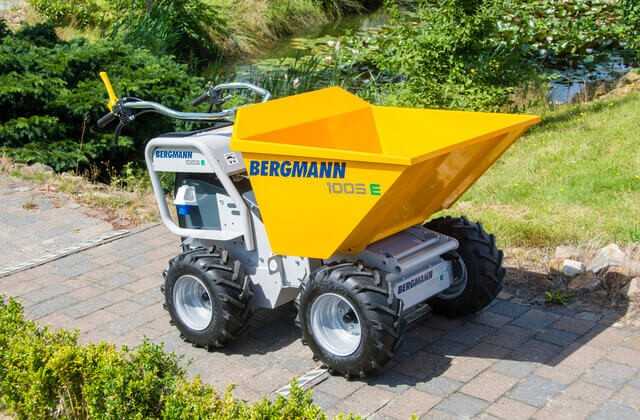 Emissionsarm: 450 kg Nutzlast schafft der neue Bergmann 1005 E auch auf schwierigem Gelände. Emissionsarm: 450 kg Nutzlast schafft der neue Bergmann 1005 E auch auf schwierigem Gelände.