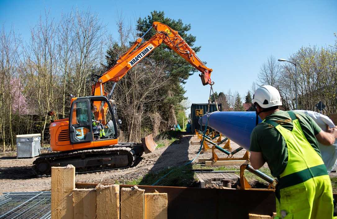Trinkwasserleitung mit grabenlosen Verfahren DynTec und BlueLine saniert Trinkwasserleitung mit grabenlosen Verfahren DynTec und BlueLine saniert