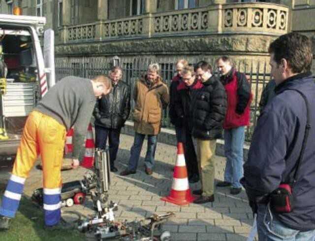Mehrere Delegationen von Kabel- und Kanalnetzbetreibern nutzten die Gelegenheit, sich auf der Düsseldorfer Baustelle zu informieren.