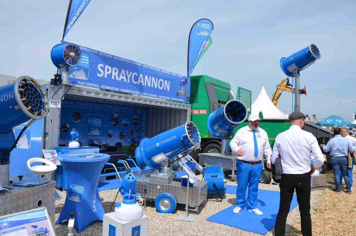 Eyecatcher: Der Stand des niederländischen Herstellers MB Dustcontrol auf der RATL 2023 bot nicht nur leistungsfähige Produkte, sondern auch ein stimmiges Farbkonzept. | Foto: B_I MEDIEN/Hendrik Stellmach