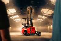 Weltpremiere für neuen Mitnahmestapler mit Mittelsitz