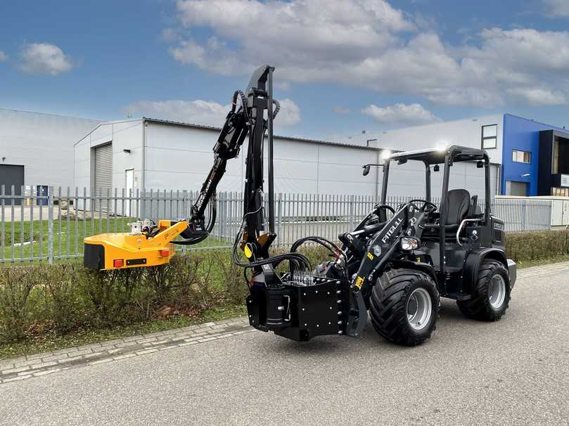 Der neue McConnel Kompakt-Ausleger in Zusammenarbeit mit Dabekausen ist konzipiert und besonders gut geeignet für die Anwendung am Radlader. | Foto: Dabekausen Der neue McConnel Kompakt-Ausleger in Zusammenarbeit mit Dabekausen ist konzipiert und besonders gut geeignet für die Anwendung am Radlader. | Foto: Dabekausen