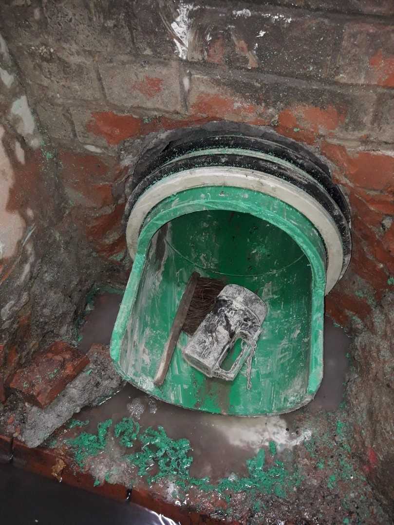 Schachtanschluss im Bauzustand mit aufgeschobenem Schachtfutter zur dichten Anbindung | Foto: Ing Traunreut Schachtanschluss im Bauzustand mit aufgeschobenem Schachtfutter zur dichten Anbindung | Foto: Ing Traunreut