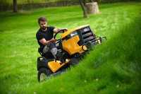 Wendige Aufsitzmäher für schwieriges Gelände