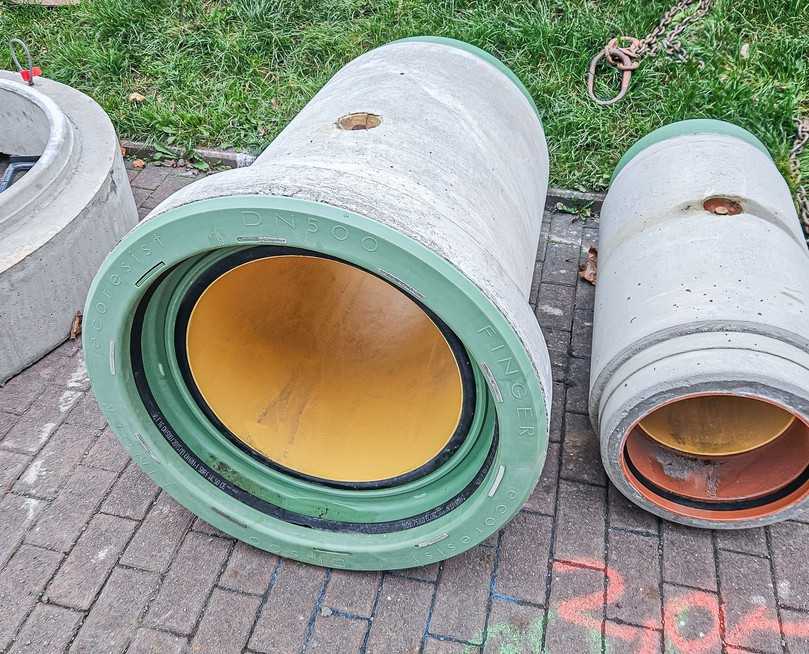 Ecoresist-Stahlbetonrohre sind mit einer sicheren inneren Polymerauskleidung sowie passgenau ummantelten Fügungen ausgestattet. | Foto: Baustra GmbH Ecoresist-Stahlbetonrohre sind mit einer sicheren inneren Polymerauskleidung sowie passgenau ummantelten Fügungen ausgestattet. | Foto: Baustra GmbH