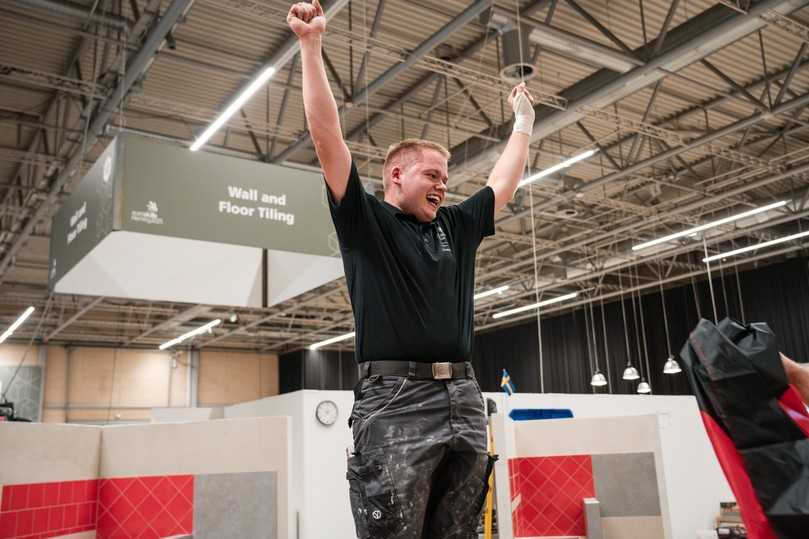 Fünfter Platz und „Medallion for Excellence“ für eine besonders hohe Punktzahl im Wettbewerb der Fliesenleger: Luis Brauner. | Foto: ZDB