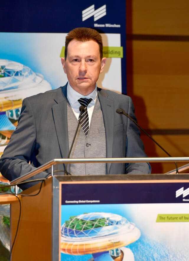 „Schlag ins Kontor“ für die Messe München: BAU-Projektgruppenleiter Mirko Arend schmiss im Juli seinen Posten. „Schlag ins Kontor“ für die Messe München: BAU-Projektgruppenleiter Mirko Arend schmiss im Juli seinen Posten.