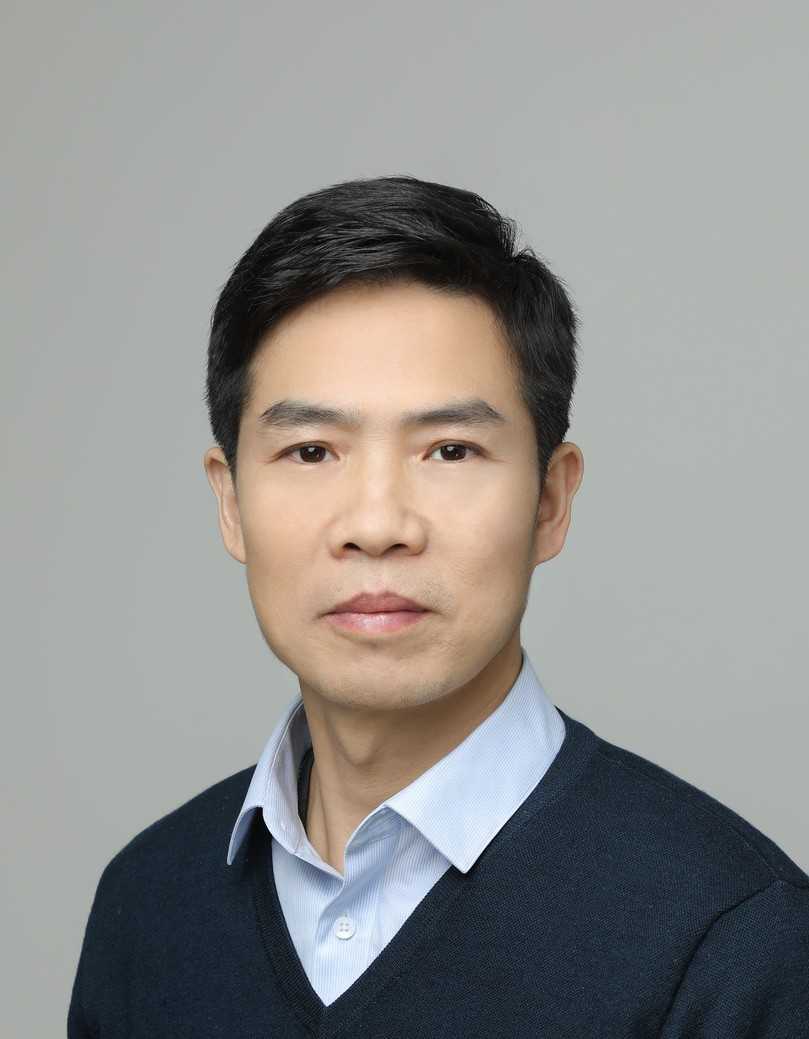 Li Yuefei, mit 20 Jahren Erfahrung, ist auf Planung, Bau und -management von Leitungskanälen spezialisiert. Er hat Projekte in Nanjing, Peking, Shijiazhuang und anderen Städten der Provinz Hebei beraten sowie die Projekte für die Olympischen Winterspiele 2022 im Distrikt Yanqing, Peking, geleitet. | Foto: Entellgenio