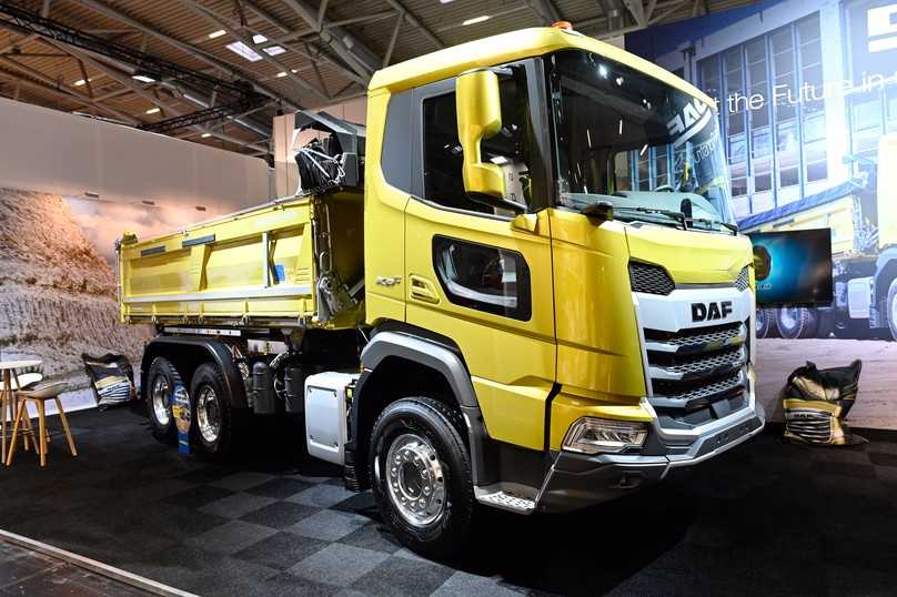 Auf der Bauma 2022 in München setzte DAF Trucks mit dem XFC-Dreiachs-Kipper ein erstes Zeichen für das neue Lkw-Segment. | Foto: DAF Trucks Auf der Bauma 2022 in München setzte DAF Trucks mit dem XFC-Dreiachs-Kipper ein erstes Zeichen für das neue Lkw-Segment. | Foto: DAF Trucks