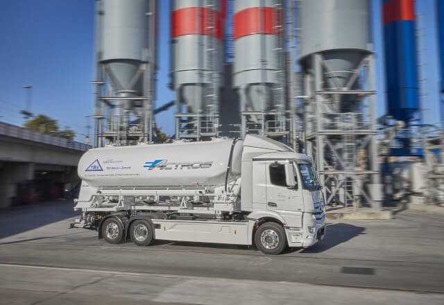 Seit letztem Jahr auch in Deutschland unterwegs: der Mercedes-Benz eActros für 25 Tonnen Gesamtgewicht und mit bis zu 200 Kilometer Reichweite. | Fotos: Daimler