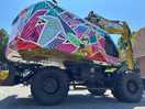Wenn ein Street-Art-Künstler einen 28-Tonnen-Bagger lackiert