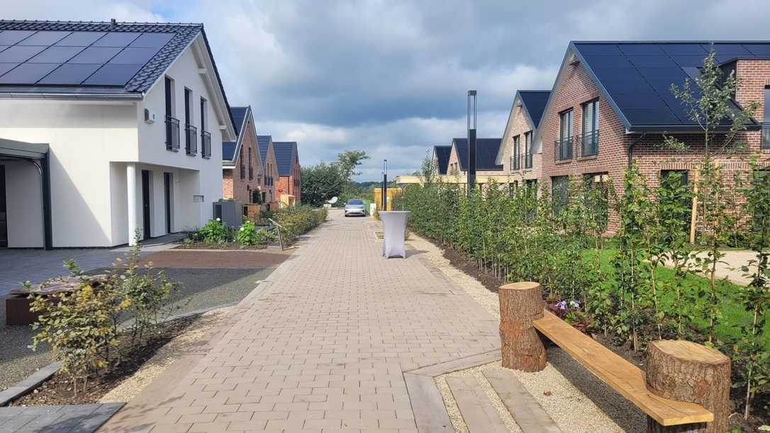 Öko-Siedlung „SmartCity“ trotzt Dauerregen mit Klimabaustoff Öko-Siedlung „SmartCity“ trotzt Dauerregen mit Klimabaustoff