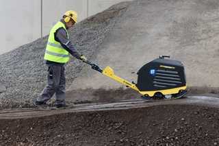 Emissionsfrei im Garten: Bomag zeigt die Zukunft der Verdichtungstechnik