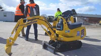 Kommen Komatsus neue Elektro-Mikrobagger nach Europa?