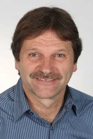 Peter Klug ist Diplom-Forstwirt und ö.b.v. Sachverständiger für Baumpflege, Verkehrssicherheit von Bäumen und Gehölzwertermittlung. Peter Klug ist Diplom-Forstwirt und ö.b.v. Sachverständiger für Baumpflege, Verkehrssicherheit von Bäumen und Gehölzwertermittlung.