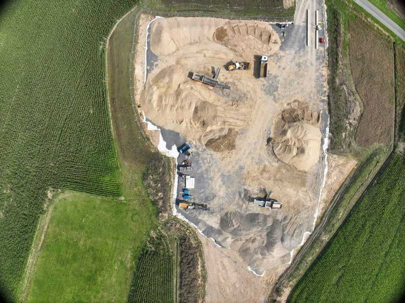 Nach Bodenklassen getrennte Haufwerke | Foto: Sitech Nach Bodenklassen getrennte Haufwerke | Foto: Sitech