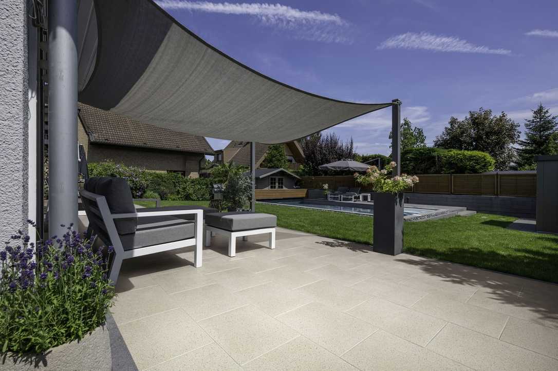 Welche Terrassenplatte für zeitloses Design? Neue Levio von Kann