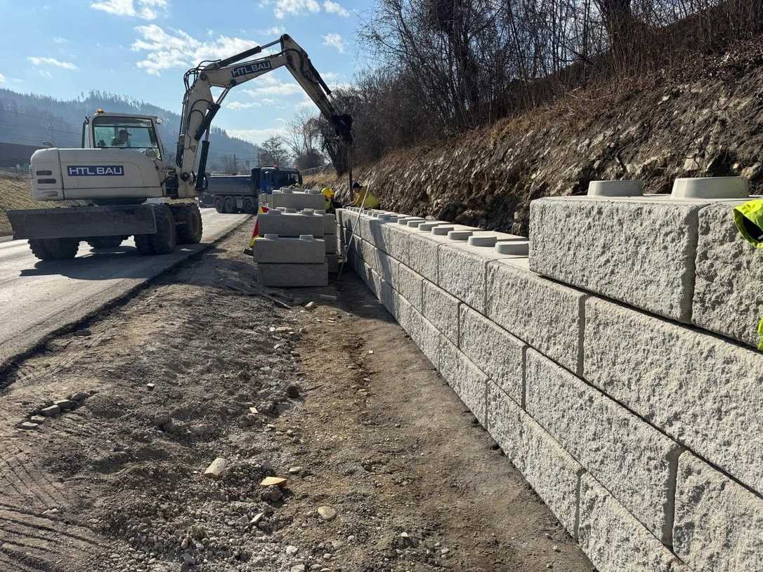 Geh- & Radweg-Erweiterung mit Betonfertigteilen