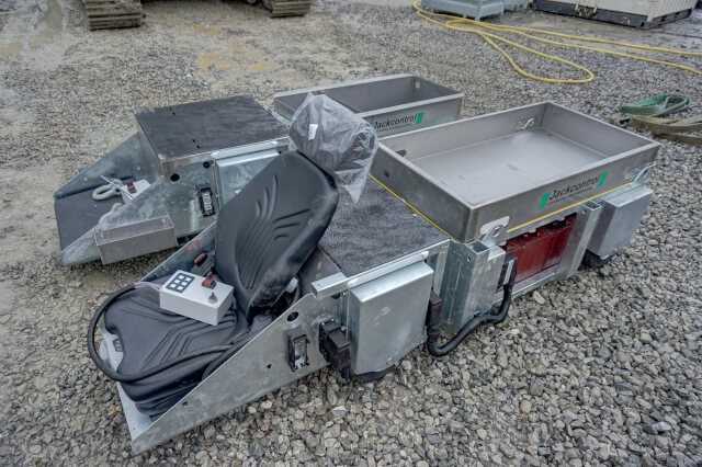 Abbildung 3: Multifunktionelles, autarkes Tunnelfahrzeug "CT Rover" mit zwei Teilfahrzeugen Abbildung 3: Multifunktionelles, autarkes Tunnelfahrzeug "CT Rover" mit zwei Teilfahrzeugen