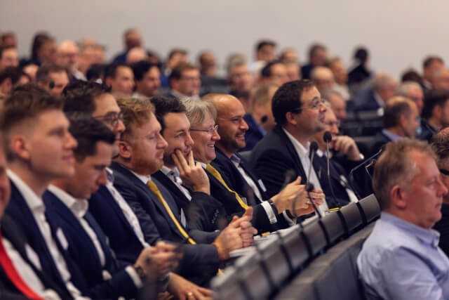 Über 600 Entscheider aus der Baumaschinenindustrie werden physisch oder virtuell am 3. Construction Equipment Forum in Berlin teilnehmen. Über 600 Entscheider aus der Baumaschinenindustrie werden physisch oder virtuell am 3. Construction Equipment Forum in Berlin teilnehmen.