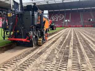 Rasen im Mainzer Bundesliga-Stadion rasend schnell saniert