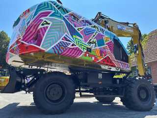 Wenn ein Street-Art-Künstler einen 28-Tonnen-Bagger lackiert