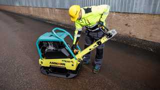 Neue reversierbare Rüttelplatten von Ammannn