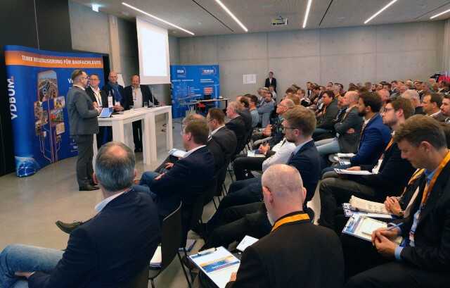 Baubranche im Wandel: Diskussionsforen zum Thema Digitalisierung – wie hier der VDBUM-Branchentreff im Oktober 2019 – sind zurzeit gut besucht. | Foto: VDBUM Baubranche im Wandel: Diskussionsforen zum Thema Digitalisierung – wie hier der VDBUM-Branchentreff im Oktober 2019 – sind zurzeit gut besucht. | Foto: VDBUM