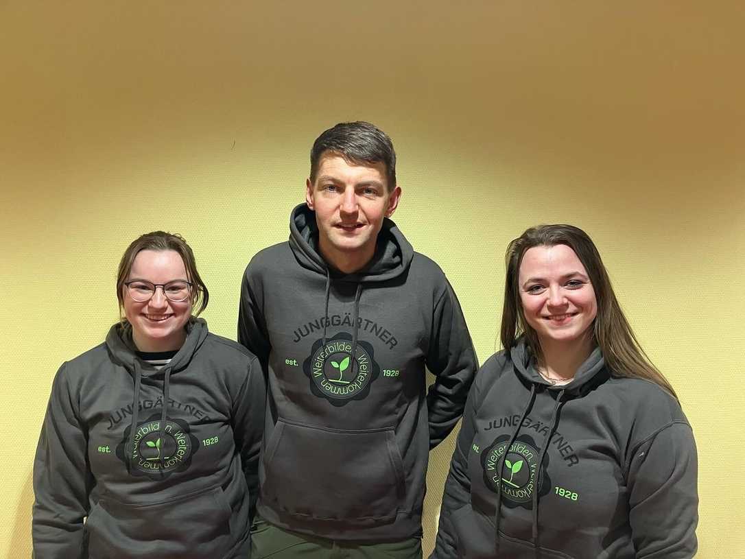 Paul Wille, Marieke ten Thoren und Jennifer Bencivenga sind der neue AdJ-Vorstand Paul Wille, Marieke ten Thoren und Jennifer Bencivenga sind der neue AdJ-Vorstand