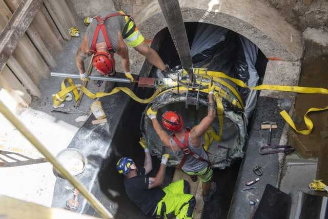 Der Verschlusspacker wird gesetzt. | Foto: Relineeurope Der Verschlusspacker wird gesetzt. | Foto: Relineeurope