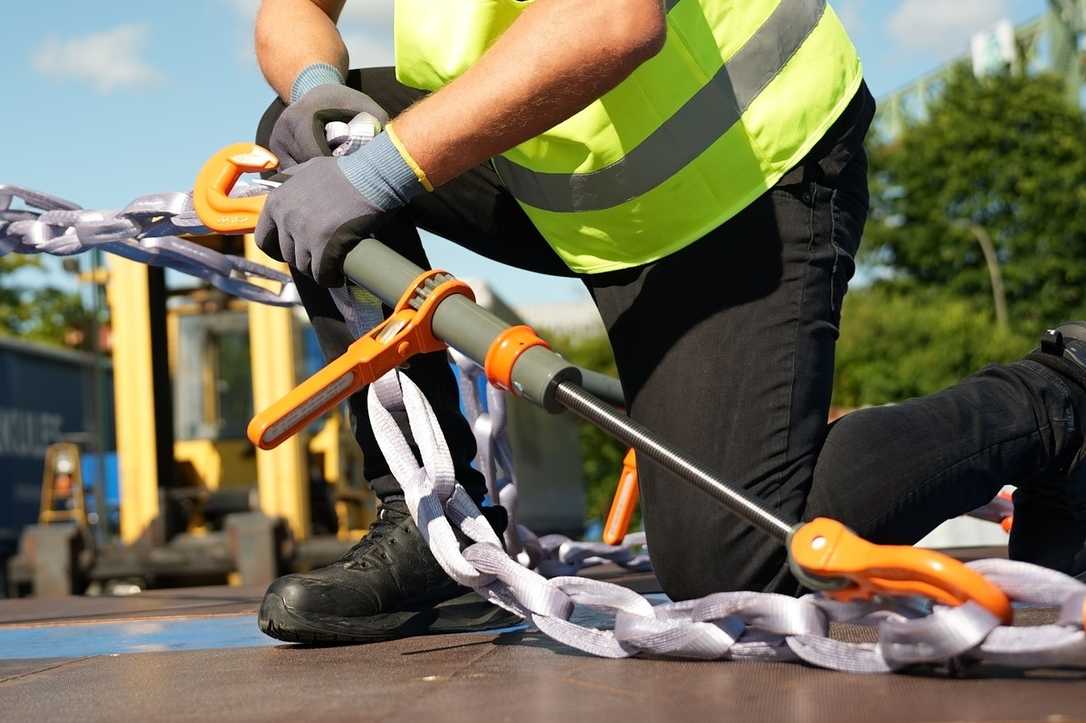 Nufam 2025: Dolezych zeigt Neuheiten für sichere Transporte