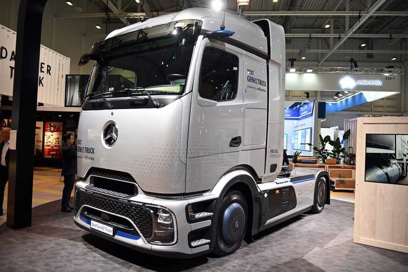 Der Mercedes Next GenH2 Truck arbeitet mit Brennstoffzelle und Flüssigwasserstoff. Er soll Ende 2026 in einer Kleinserie in den Kundeneinsatz gehen. | Foto: FH