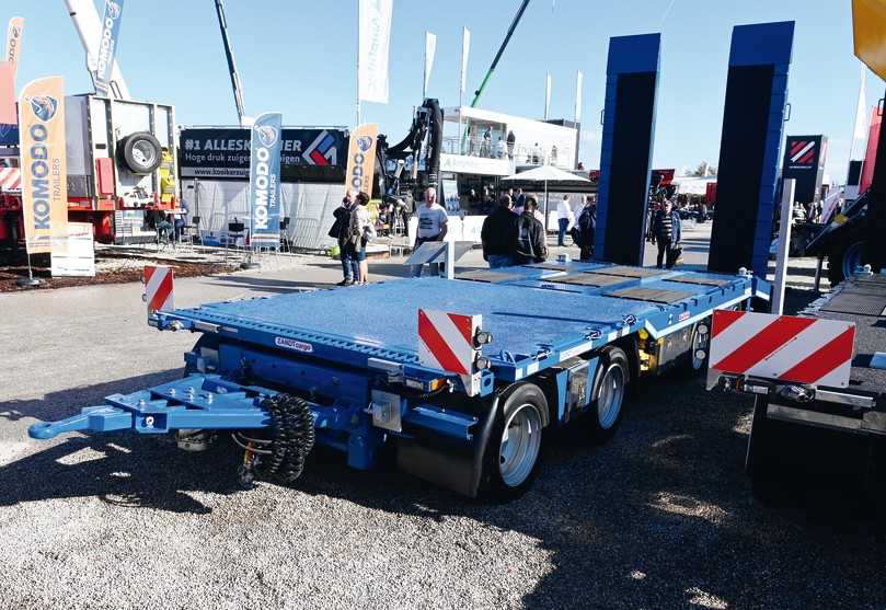 Im Tieflader-Segment rückte Zandt cargo den Drehschemel-Anhänger AT-P 400 mit durchgehender Radmulde in den Fokus seines Bauma-Auftritts. | Foto: QUATEX Im Tieflader-Segment rückte Zandt cargo den Drehschemel-Anhänger AT-P 400 mit durchgehender Radmulde in den Fokus seines Bauma-Auftritts. | Foto: QUATEX