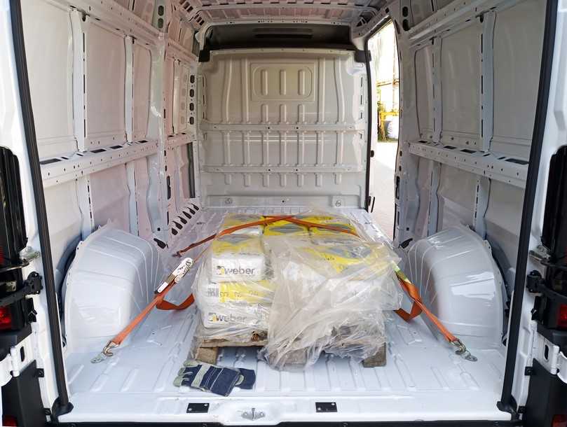Die Nutzlast ist als 3,5-Tonner sehr eingeschränkt, deutlich wird’s an der übersichtlichen Palette für die Verbrauchsfahrt. | Foto: Randolf Unruh Die Nutzlast ist als 3,5-Tonner sehr eingeschränkt, deutlich wird’s an der übersichtlichen Palette für die Verbrauchsfahrt. | Foto: Randolf Unruh