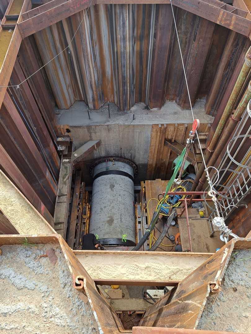 Startbaugrube mit Vortriebsrohr | Foto: Echterhoff