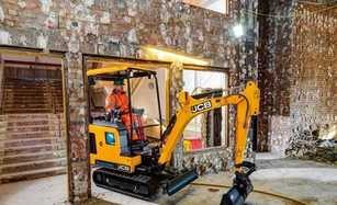 JCB’s erster Elektrobagger auf dem Markt