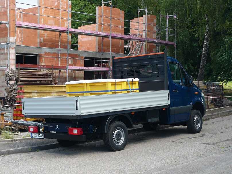Der Pritschenwagen schleppt gut 1 t Fracht, dazu gibt es reichlich Achslastreserven und 2 t Anhängelast. | Foto: Randolf Unruh Der Pritschenwagen schleppt gut 1 t Fracht, dazu gibt es reichlich Achslastreserven und 2 t Anhängelast. | Foto: Randolf Unruh