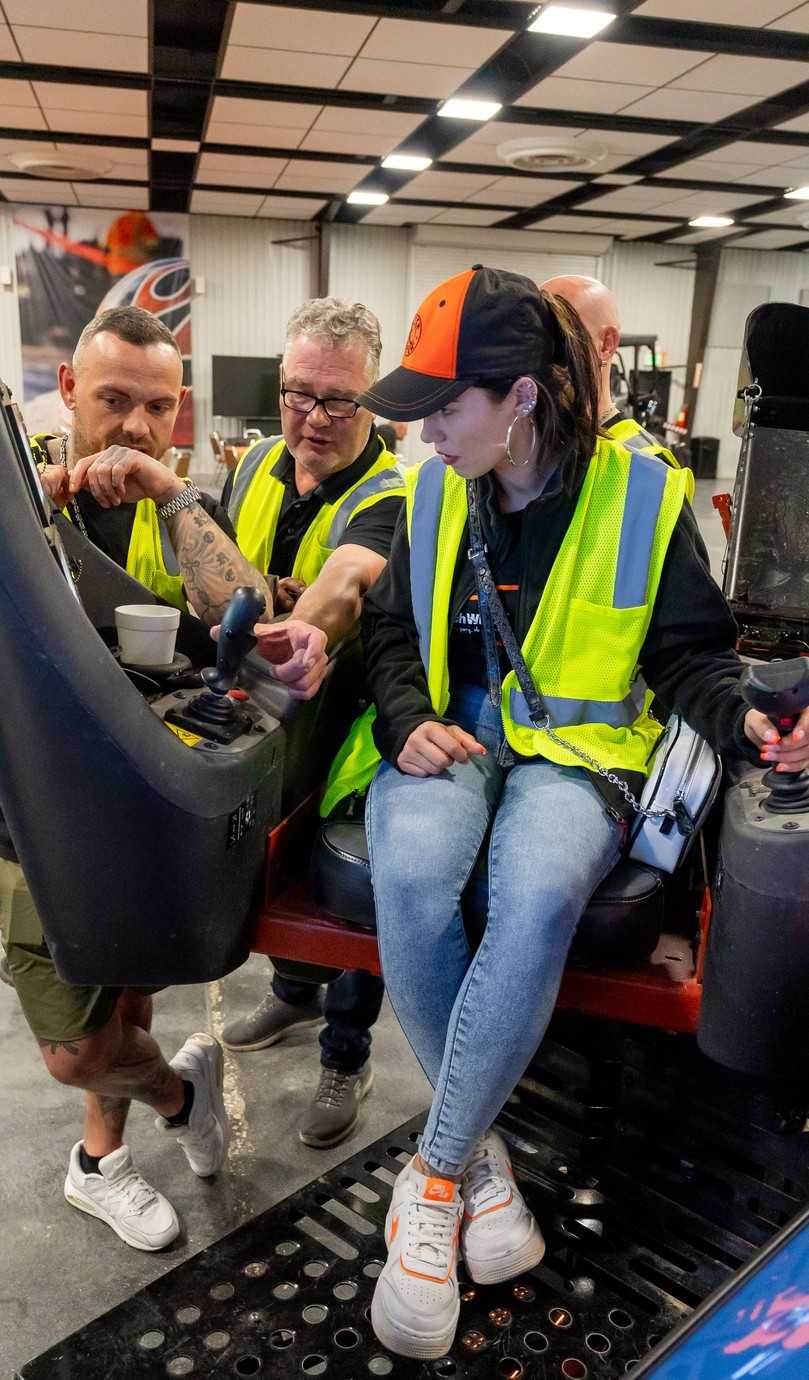 HDD-Simulatoren sind vor allem für junge Fachkräfte attraktiv. | Foto: Ditch Witch HDD-Simulatoren sind vor allem für junge Fachkräfte attraktiv. | Foto: Ditch Witch