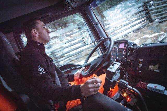 Das wechselhafte Wetter sorgt für erschwerte Bedingungen im Winterdienst-Einsatz für Helmut Schafferer.