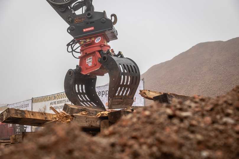 Der Sortiergreifer MSG1000R erledigt feinfühlig besonders präzise Aufgaben im Abbruch. | Foto: MBI Der Sortiergreifer MSG1000R erledigt feinfühlig besonders präzise Aufgaben im Abbruch. | Foto: MBI