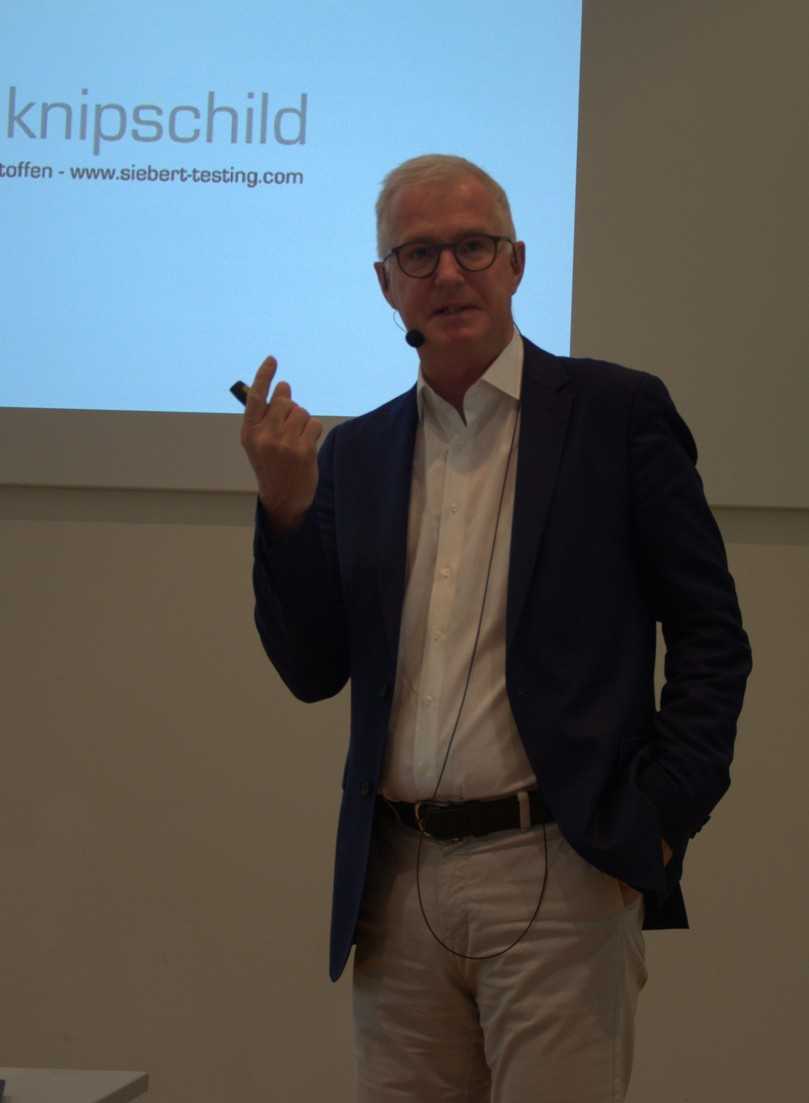 Andreas Haacker, Siebert + Knipschild, berichtete über Fehlervermeidung und Qualitätssicherung bei Kanal- und Schachtsanierungen. | Foto: B_I/Valdix Andreas Haacker, Siebert + Knipschild, berichtete über Fehlervermeidung und Qualitätssicherung bei Kanal- und Schachtsanierungen. | Foto: B_I/Valdix